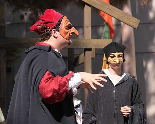 愚蠢的提议 actors preparing for a performance